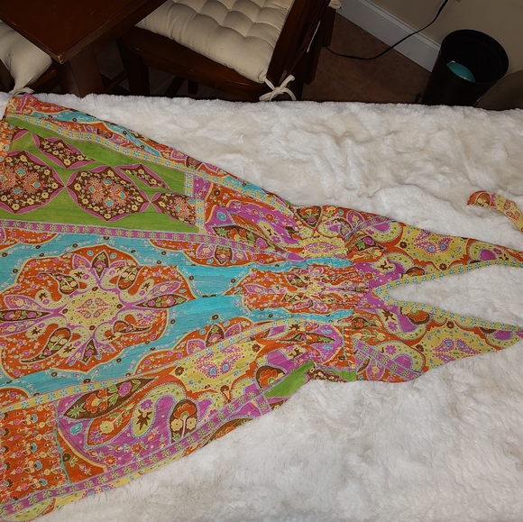 Gorgeous colorful backless Maxi dress - Picture 4 of 4